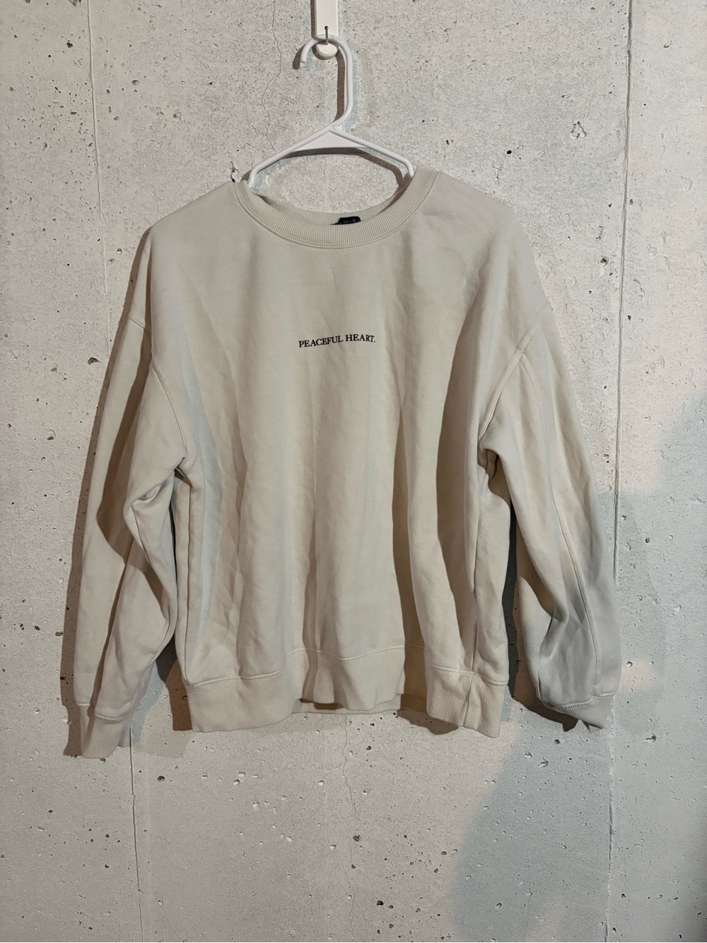 Amisu Peaceful Heart Crewneck Sweater | Size: Large
